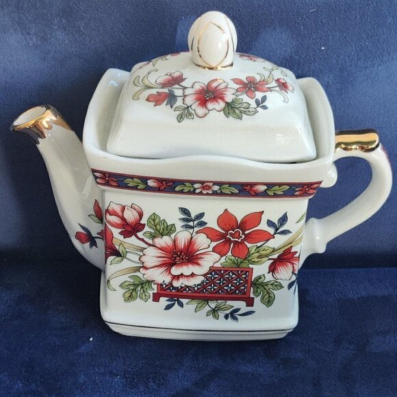 Sadler Teapot, England. White with green & red florals. Gold Embellishment. VTG - Picture 1 of 7